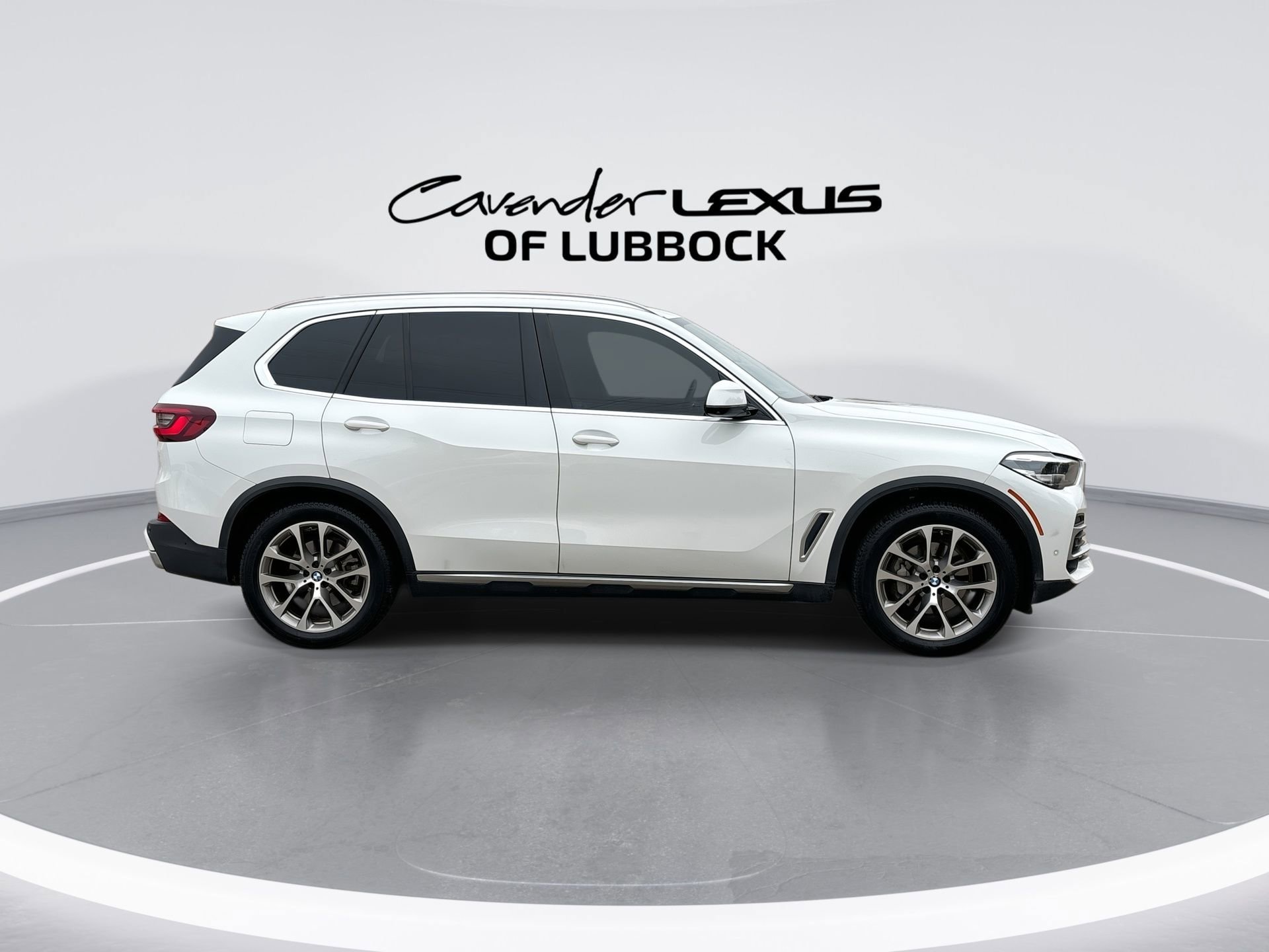 Used 2022 BMW X5 xDrive40i w/ Premium Package AWD/4WD image 9