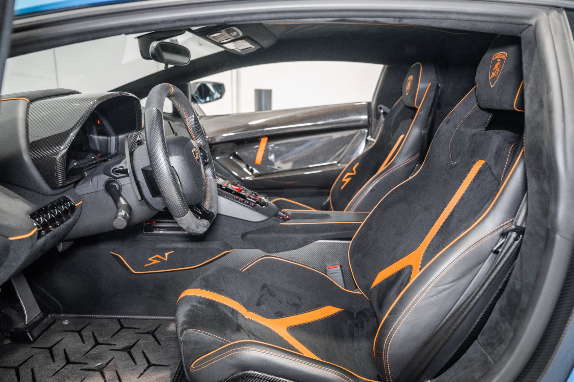 Used 2017 Lamborghini Aventador LP 750-4 AWD/4WD image 2
