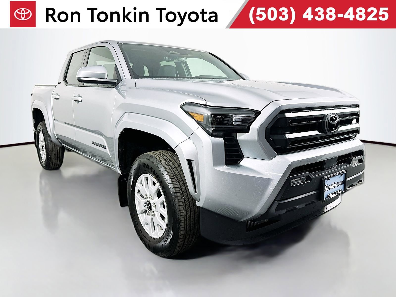 New 2025 Toyota Tacoma SR5