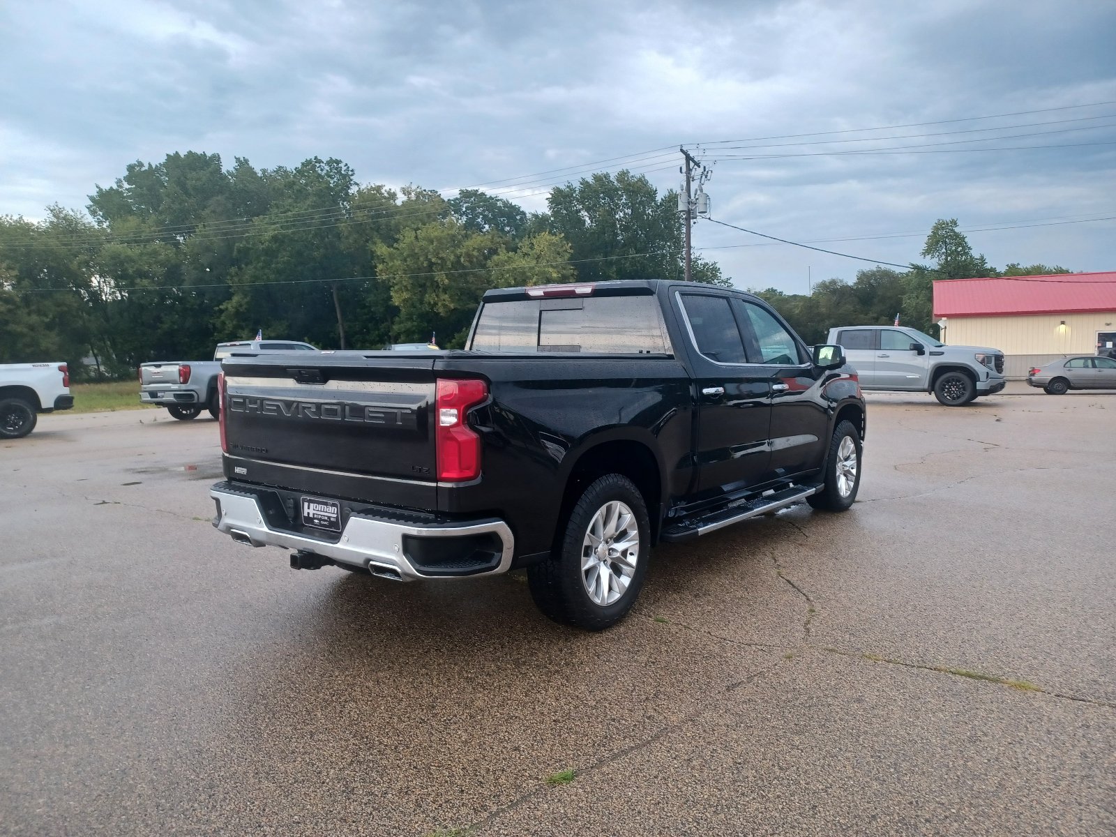 Used 2022 Chevrolet Silverado 1500 LTZ w/ Z71 Off-Road Package AWD/4WD image 5
