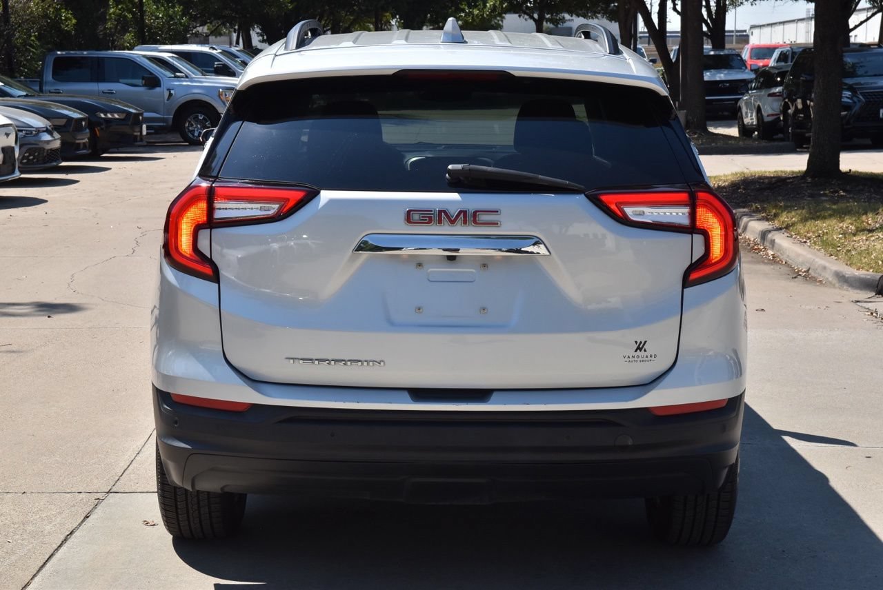 Used 2022 GMC Terrain SLE w/ Driver Convenience Package FWD image 9