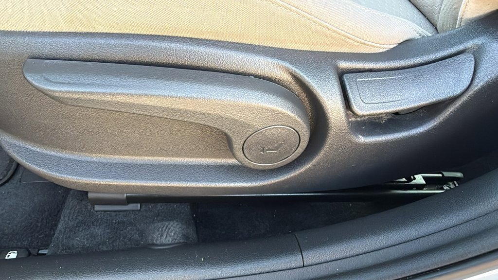 Used 2020 Hyundai Elantra Value Edition image 11