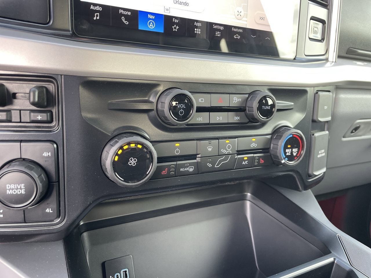 New 2026 Ford F250 XLT w/ XLT Premium Package image 28