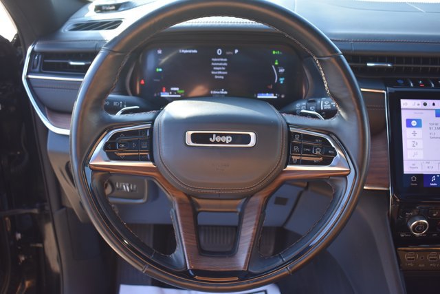 Used 2023 Jeep Grand Cherokee Summit w/ Luxury Tech Group V AWD/4WD image 21