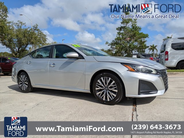 Used 2023 Nissan Altima 2.5 SV