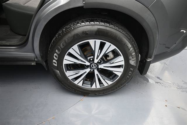 Used 2021 Nissan Rogue SV FWD image 21