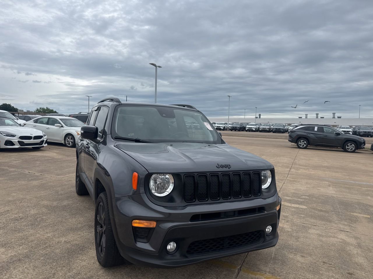 Used 2023 Jeep Renegade Altitude AWD/4WD image 2