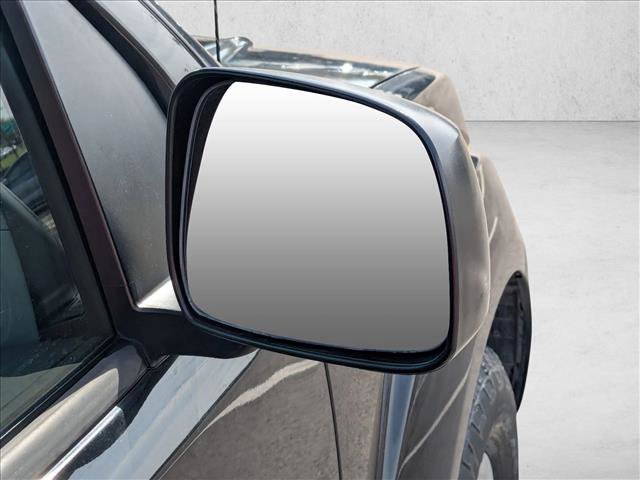 Used 2012 Nissan Frontier SV image 11