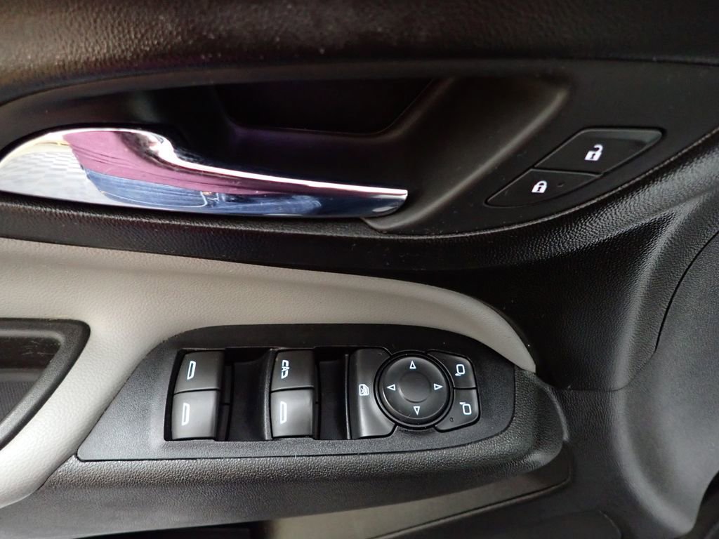 Used 2018 Chevrolet Equinox LS FWD image 20