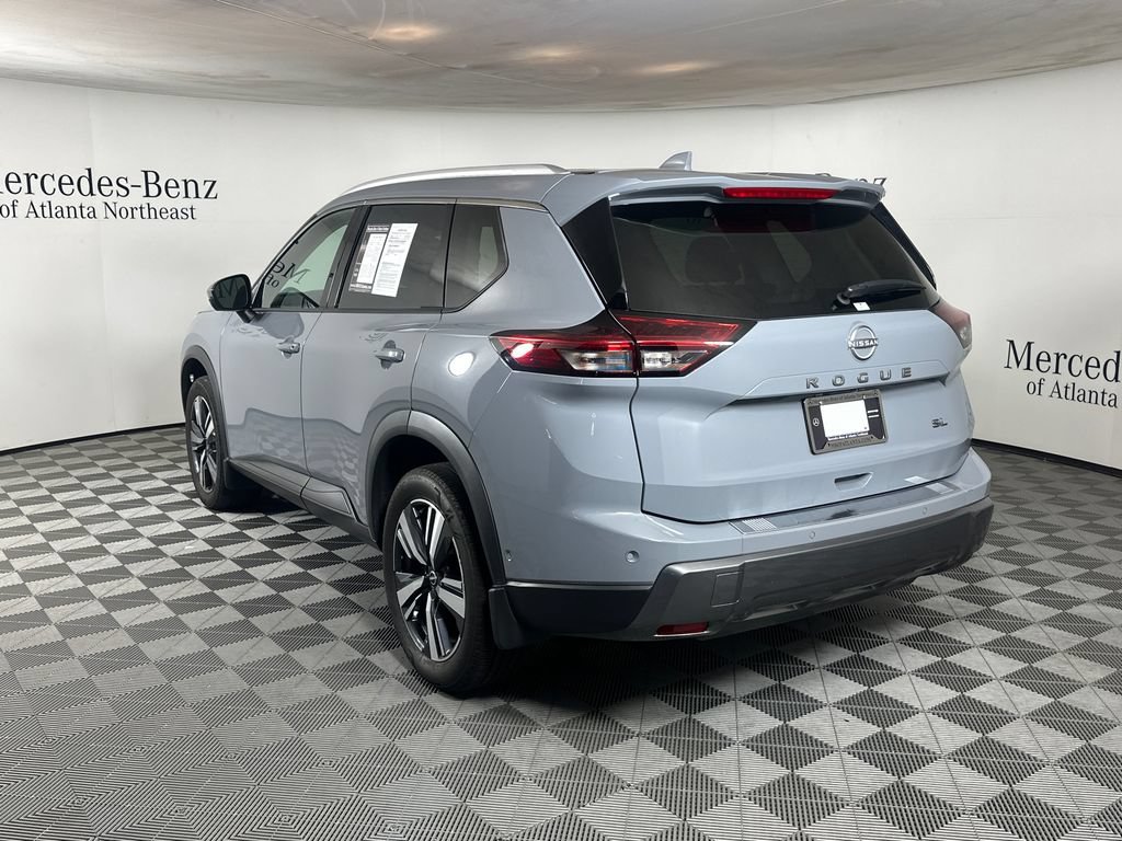 Used 2024 Nissan Rogue SL w/ SL Premium Package FWD image 5