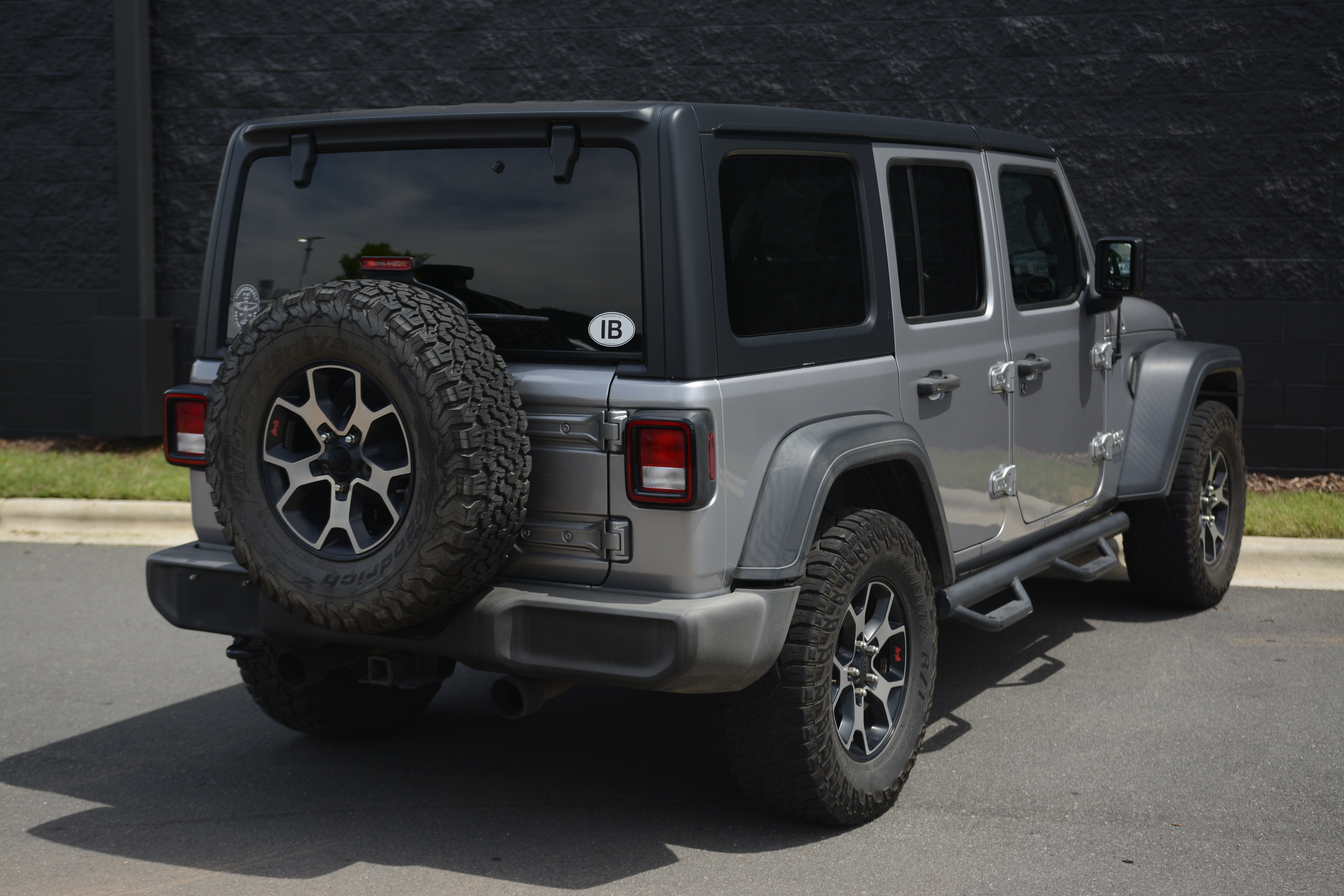 Used 2018 Jeep Wrangler Unlimited Sport AWD/4WD image 7