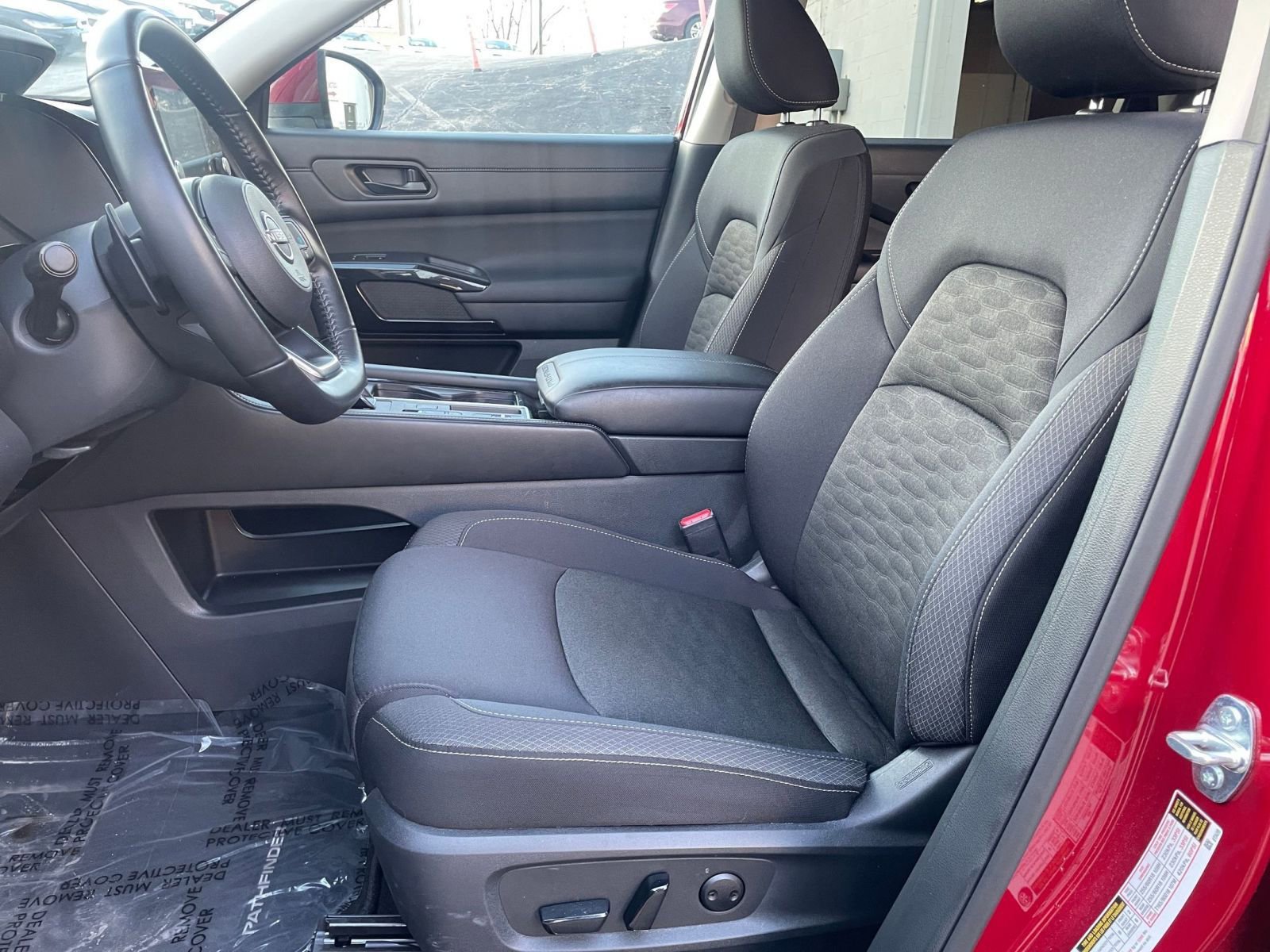 Used 2025 Nissan Pathfinder SV image 28