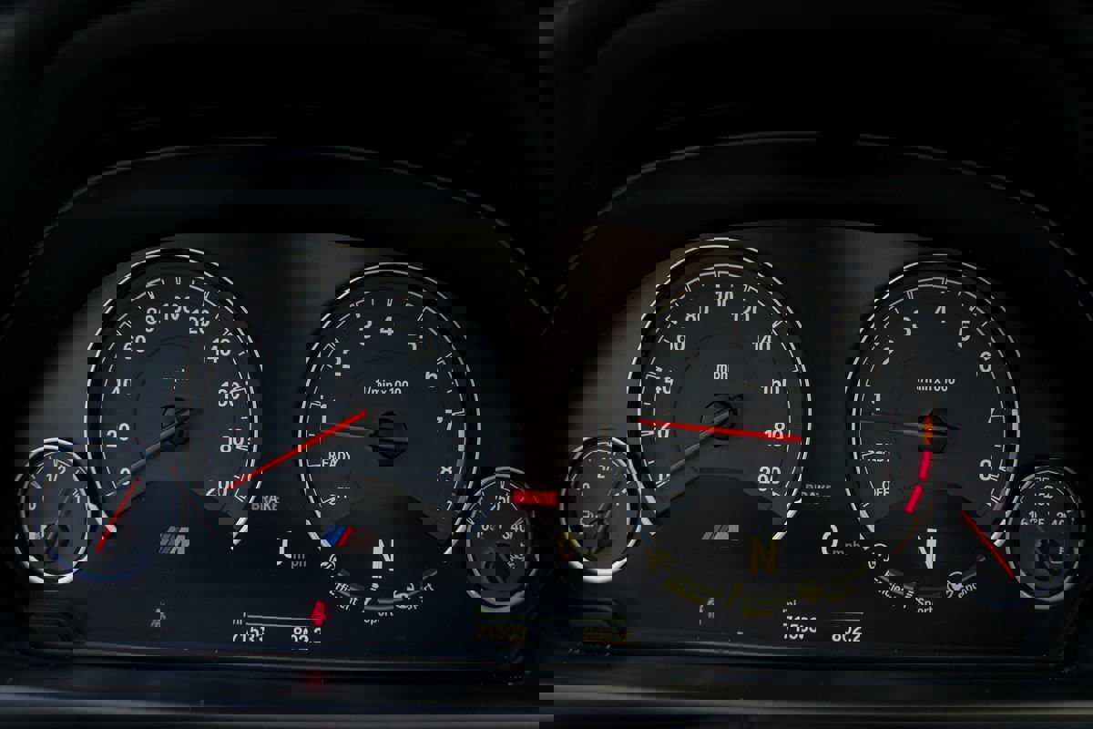 Used 2015 BMW M4 Convertible image 45