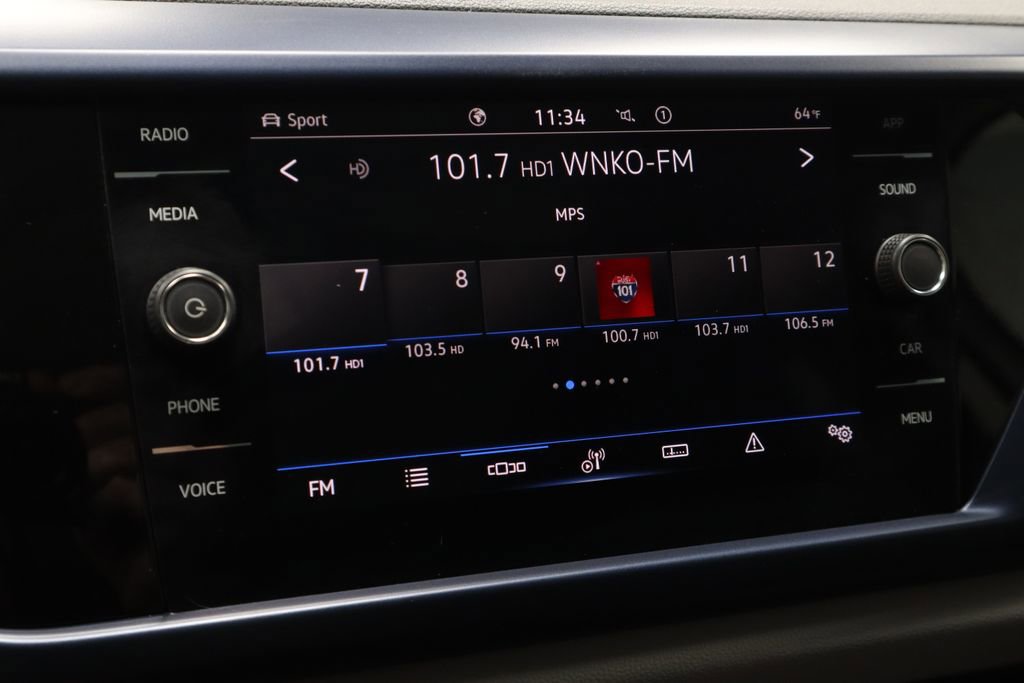 Used 2023 Volkswagen Taos SE w/ Panoramic Sunroof Package AWD/4WD image 2