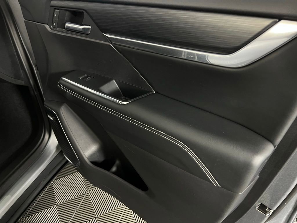 Used 2025 GMC Acadia Elevation image 35