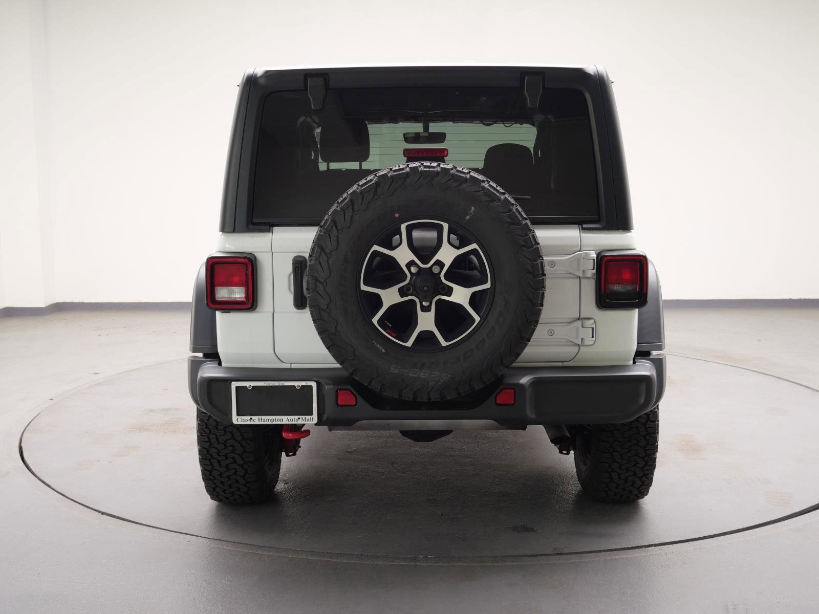 Used 2022 Jeep Wrangler Rubicon AWD/4WD image 6
