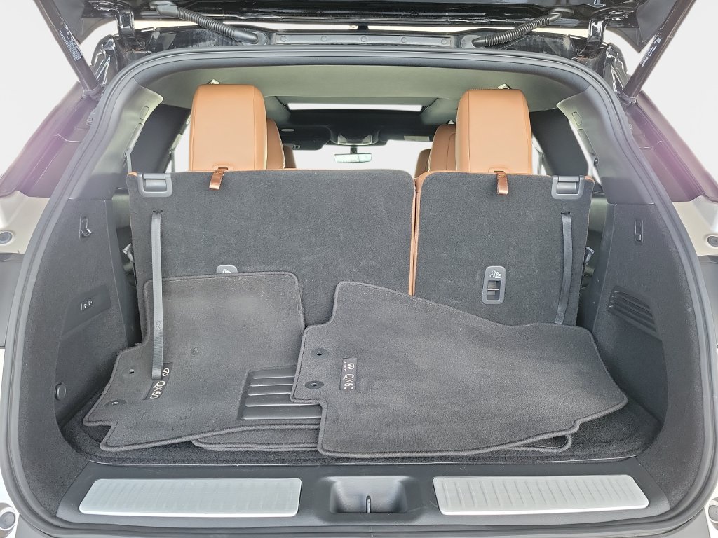 Used 2023 INFINITI QX60 Autograph w/ Cargo Package FWD image 13