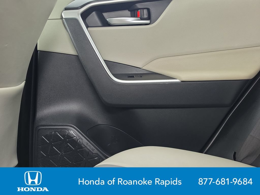 Used 2019 Toyota RAV4 XLE Premium FWD image 30