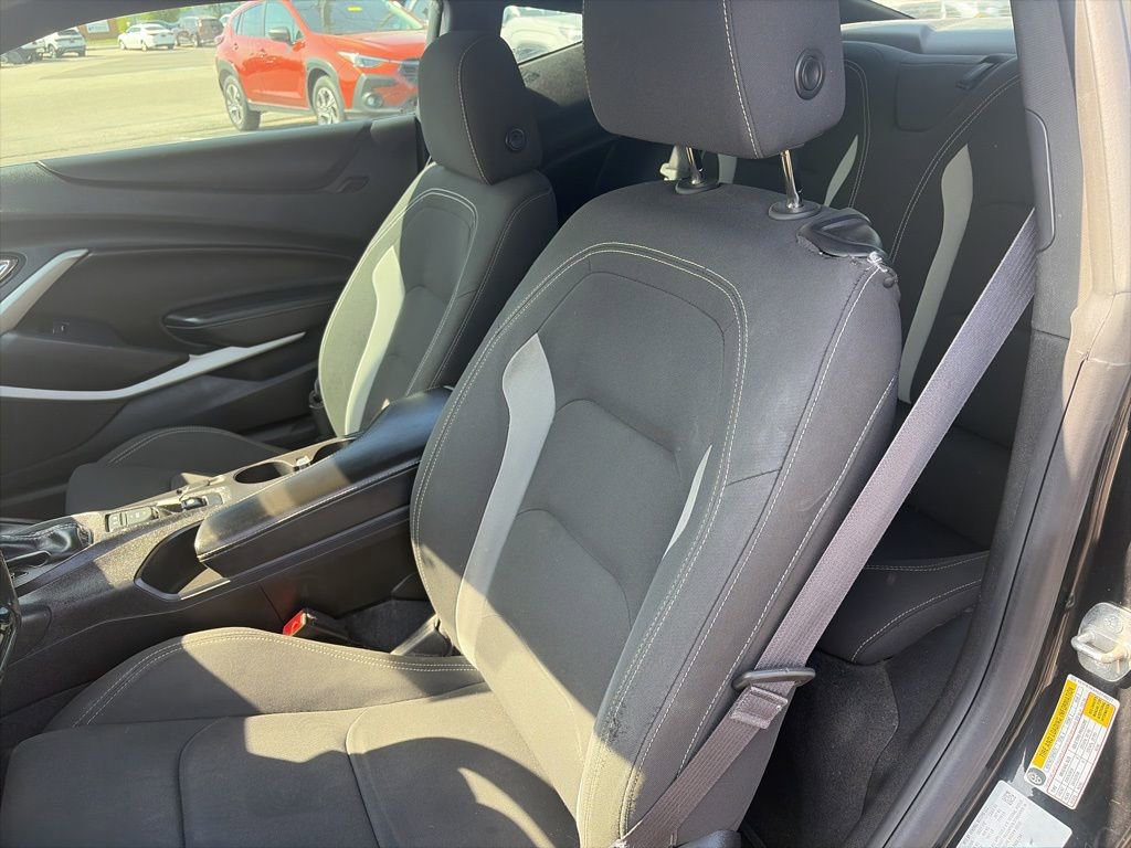 Used 2016 Chevrolet Camaro LT RWD image 14