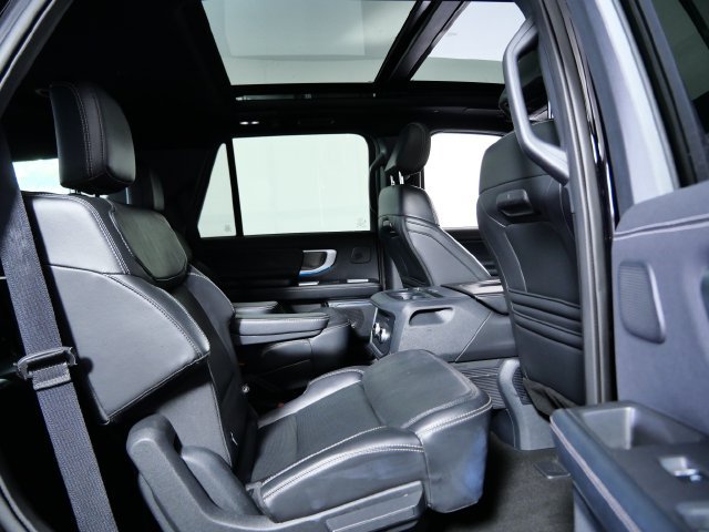 Certified 2025 Ford Expedition Platinum w/ Stealth Performance Package AWD/4WD image 12