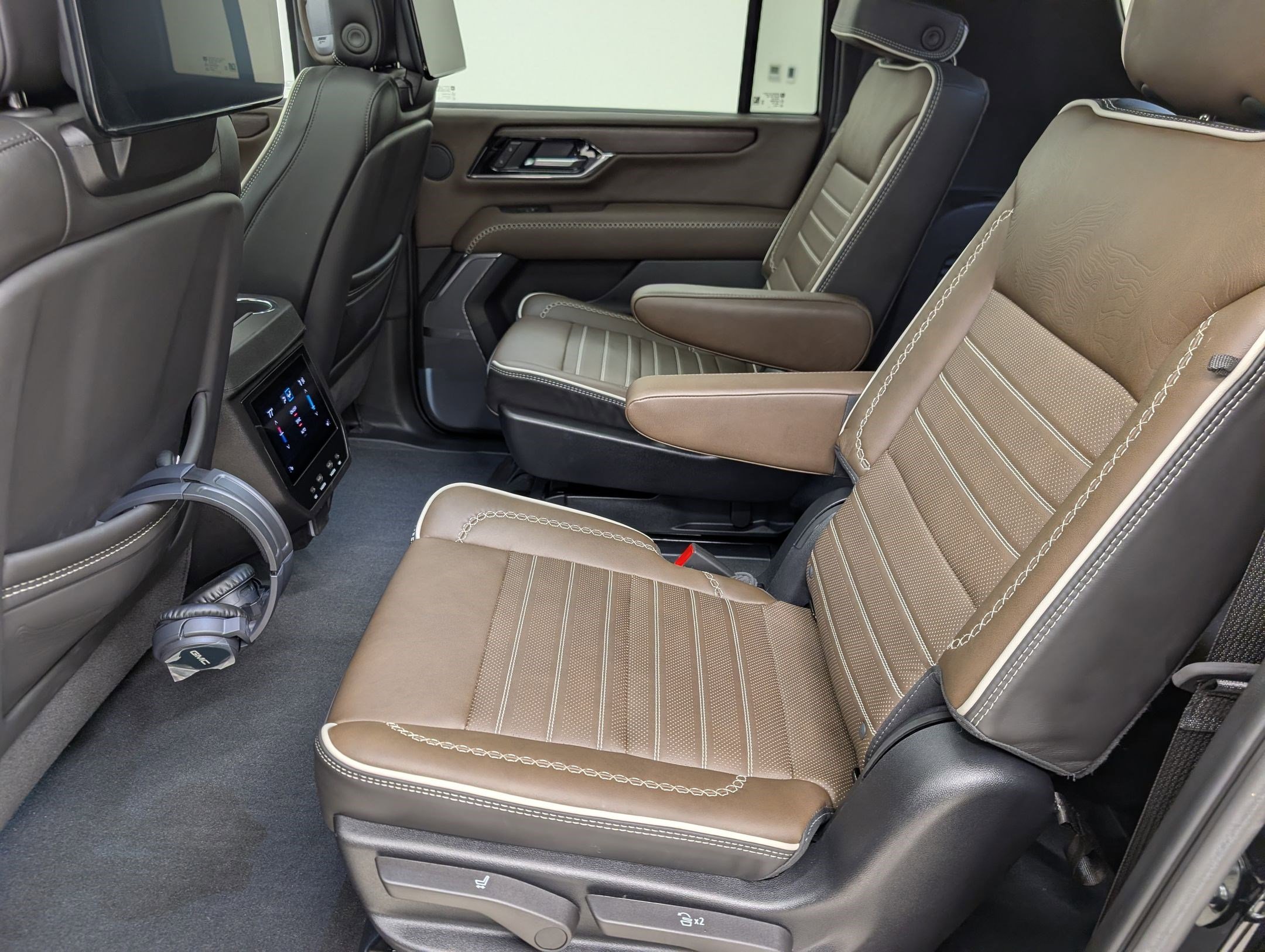 Used 2025 GMC Yukon XL Denali Ultimate image 14