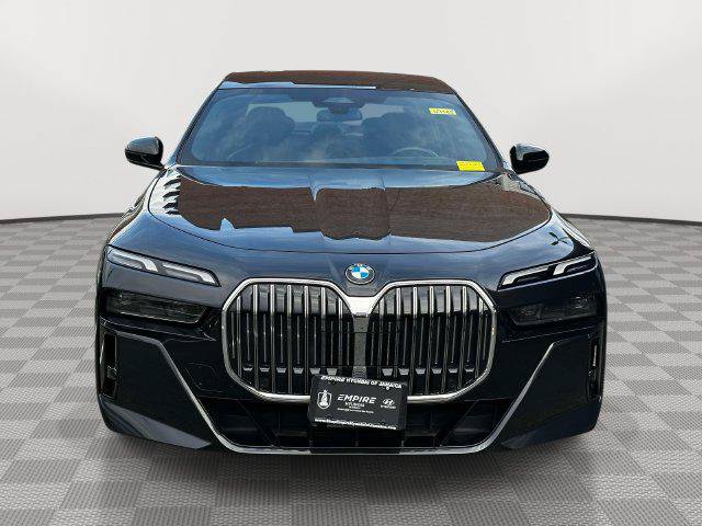 Used 2023 BMW 760i xDrive AWD/4WD image 8