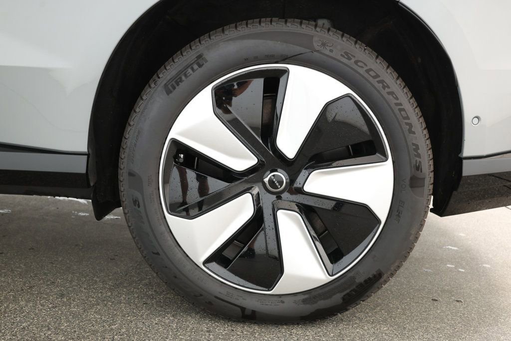 Used 2025 Volvo EX90 Plus image 7