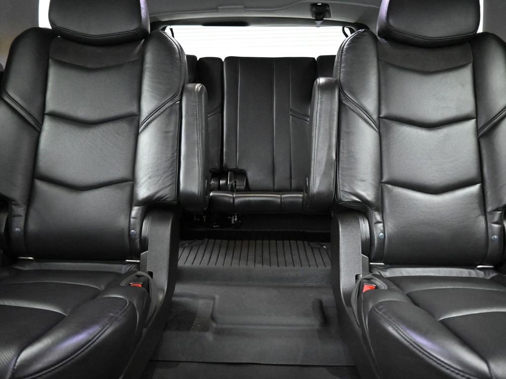Used 2020 Cadillac Escalade Premium Luxury image 33