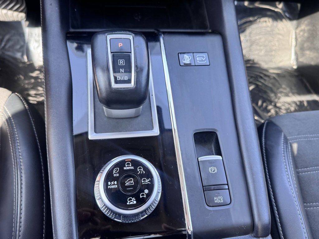 Used 2023 Mitsubishi Outlander 4WD image 10