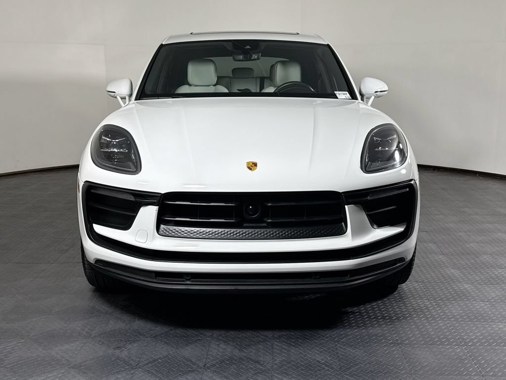 Certified 2023 Porsche Macan AWD/4WD image 10