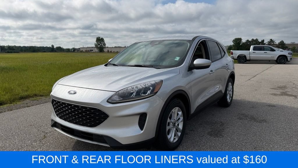 Used 2020 Ford Escape SE FWD image 3