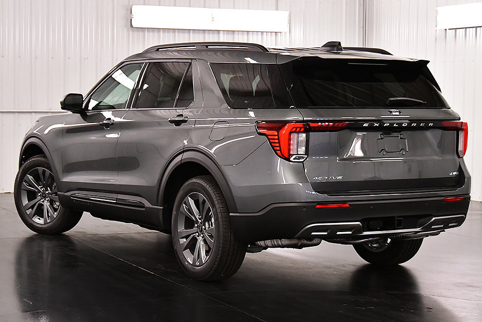 New 2026 Ford Explorer Active w/ Active Comfort Package AWD/4WD image 5
