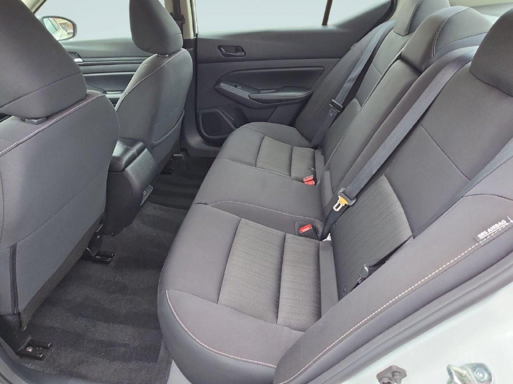 Used 2025 Nissan Altima 2.5 SV FWD image 26