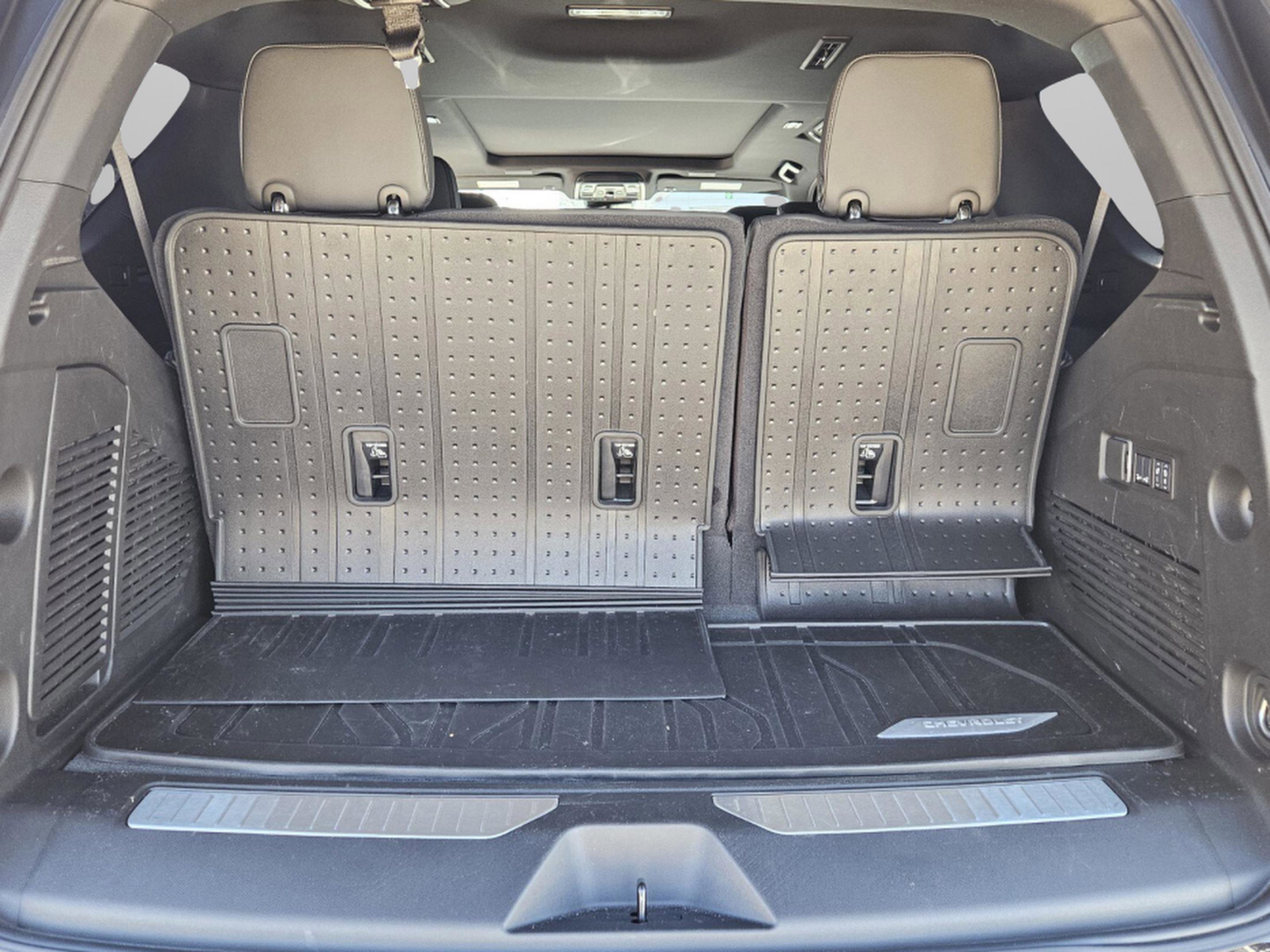 Used 2025 Chevrolet Tahoe RST w/ Comfort Package image 34