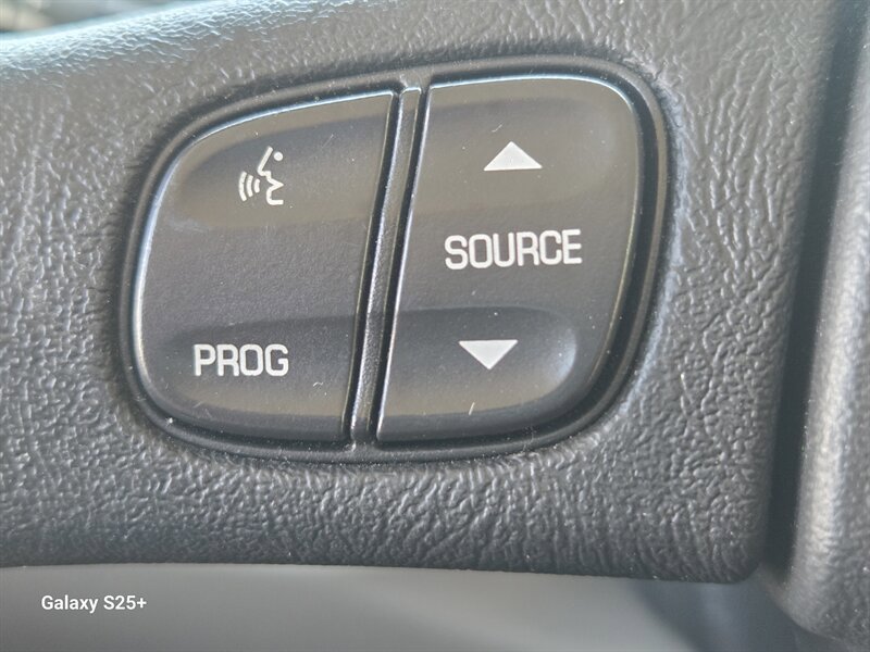 Used 2004 HUMMER H2 w/ Preferred Equipment Group AWD/4WD image 34