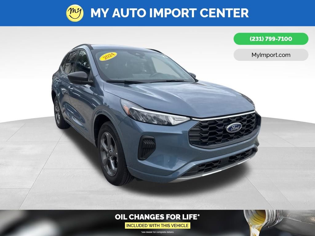 Used 2024 Ford Escape ST-Line w/ Tech Pack #1 AWD/4WD image 1