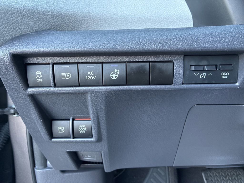 Used 2021 Toyota Sienna XSE image 10