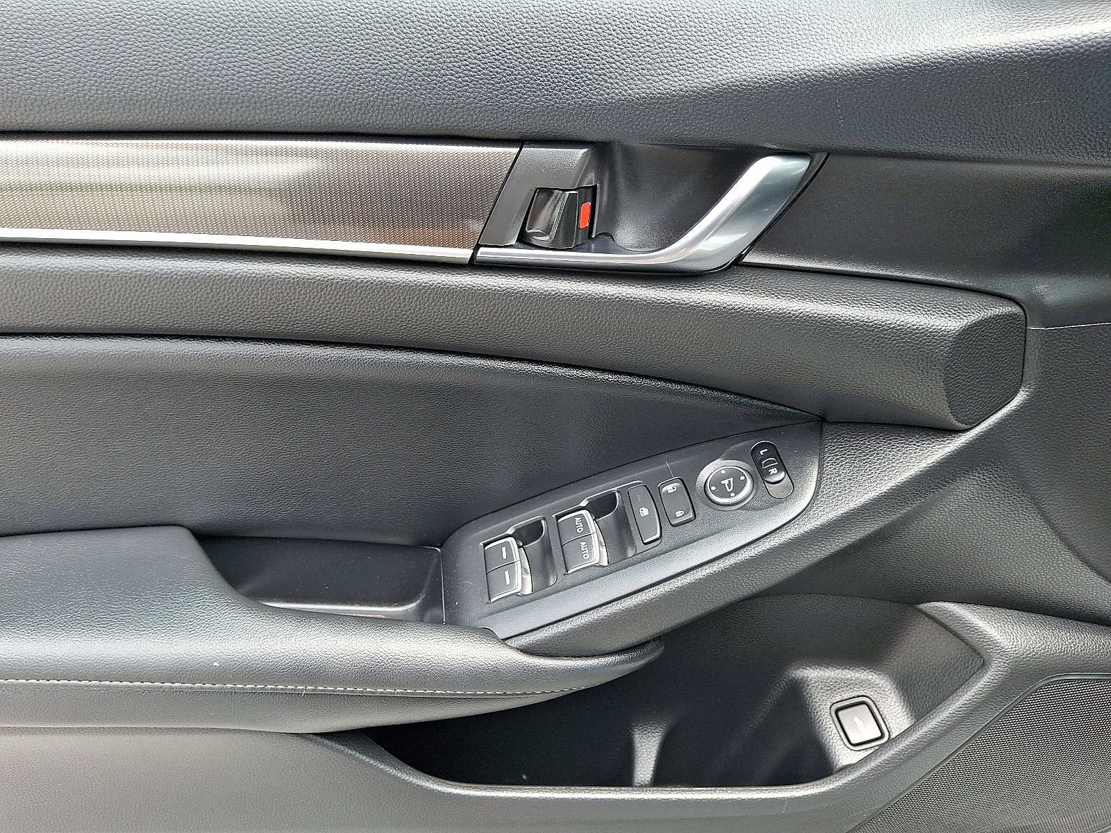 Used 2022 Honda Accord Sport image 12