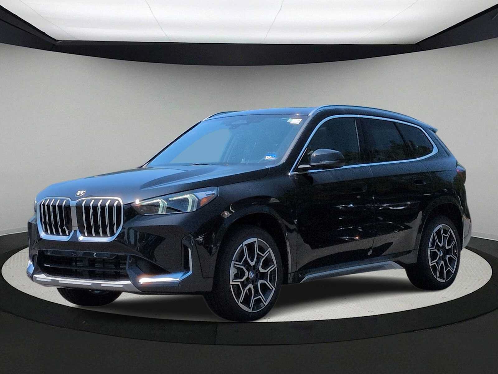 New 2026 BMW X1 xDrive28i w/ Convenience Package AWD/4WD image 4