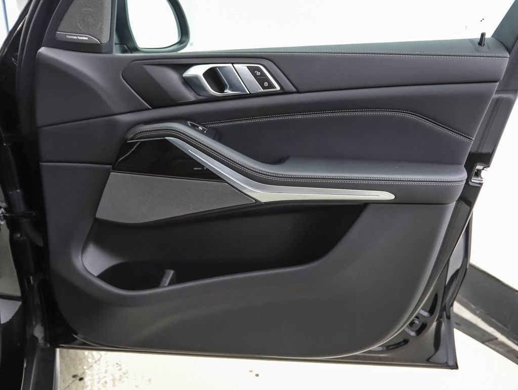 Certified 2024 BMW X5 xDrive40i w/ Premium Package image 29