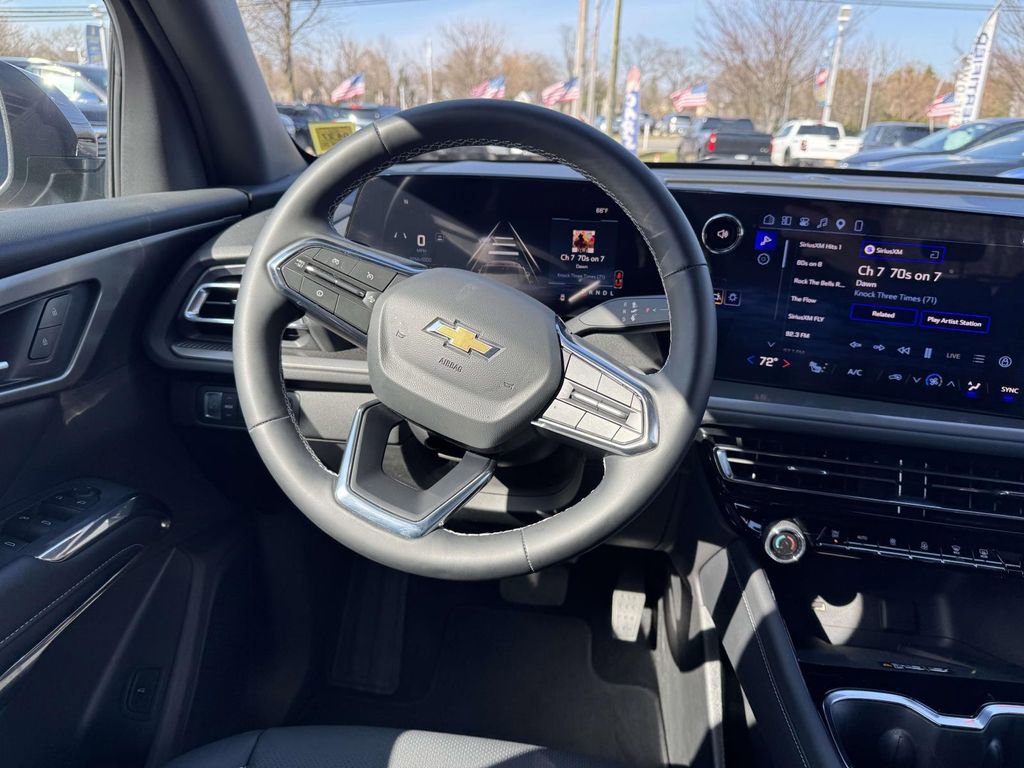 Used 2026 Chevrolet Traverse LT w/ Driver Confidence Package AWD/4WD image 13