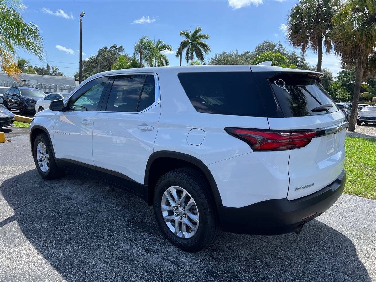 Used 2023 Chevrolet Traverse LS FWD image 7