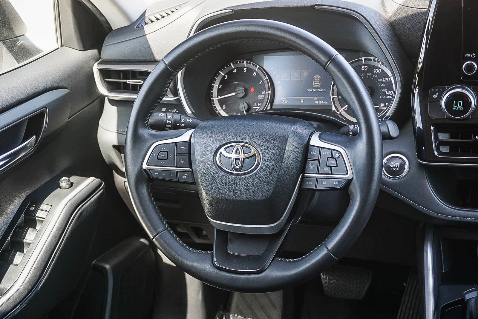 Used 2023 Toyota Highlander XLE FWD image 17