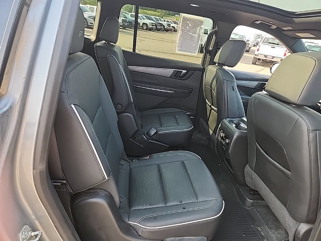 Certified 2025 Buick Enclave Sport Touring w/ Power Package AWD/4WD image 47