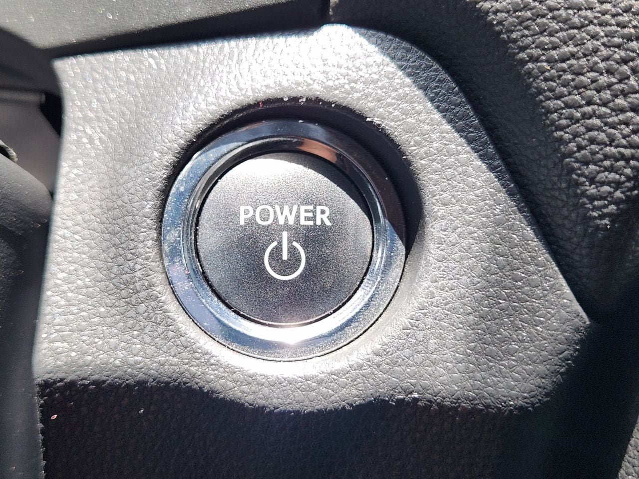 Used 2024 Toyota RAV4 SE w/ Convenience Package AWD/4WD image 20