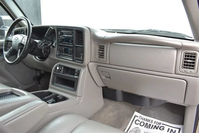 Used 2005 Chevrolet Silverado 2500 LT w/ Heavy-Duty Power Package AWD/4WD image 12