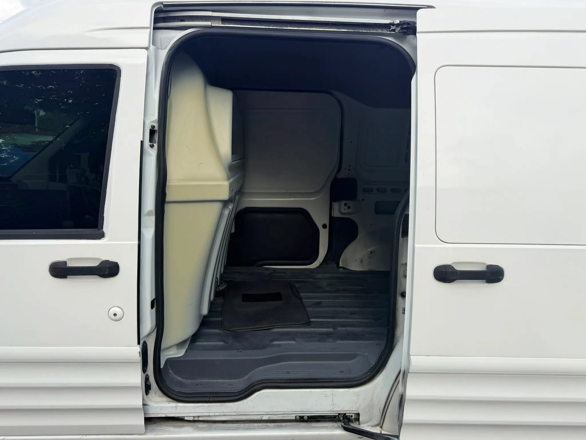 Used 2012 Ford Transit Connect XL FWD image 15
