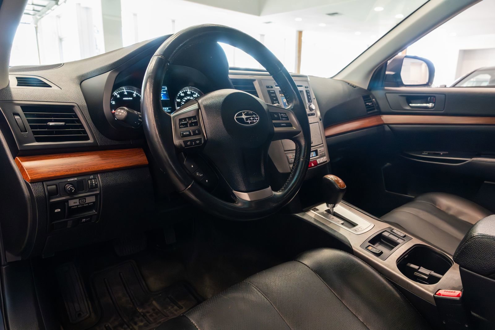 Used 2013 Subaru Outback 2.5i Limited AWD/4WD image 18