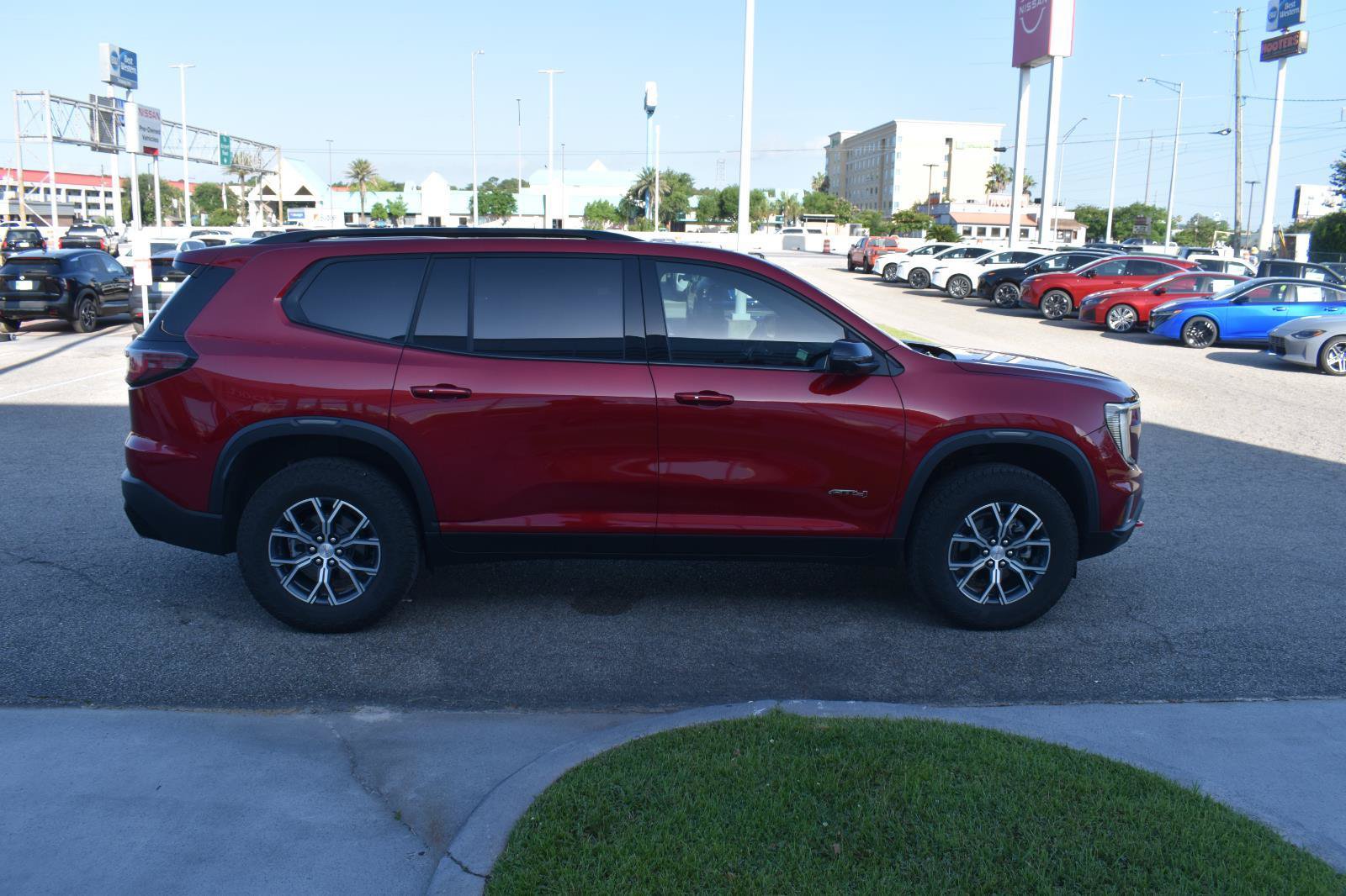 Used 2026 GMC Acadia AT4 w/ Luxury Package AWD/4WD image 16