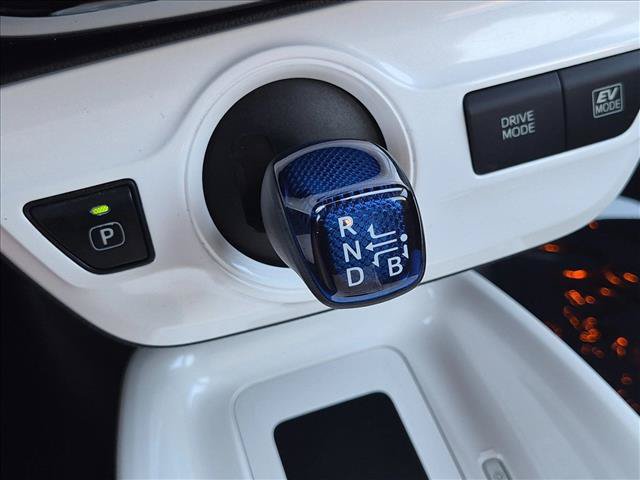 Used 2016 Toyota Prius Four Touring w/ Premium Convenience Package FWD image 12